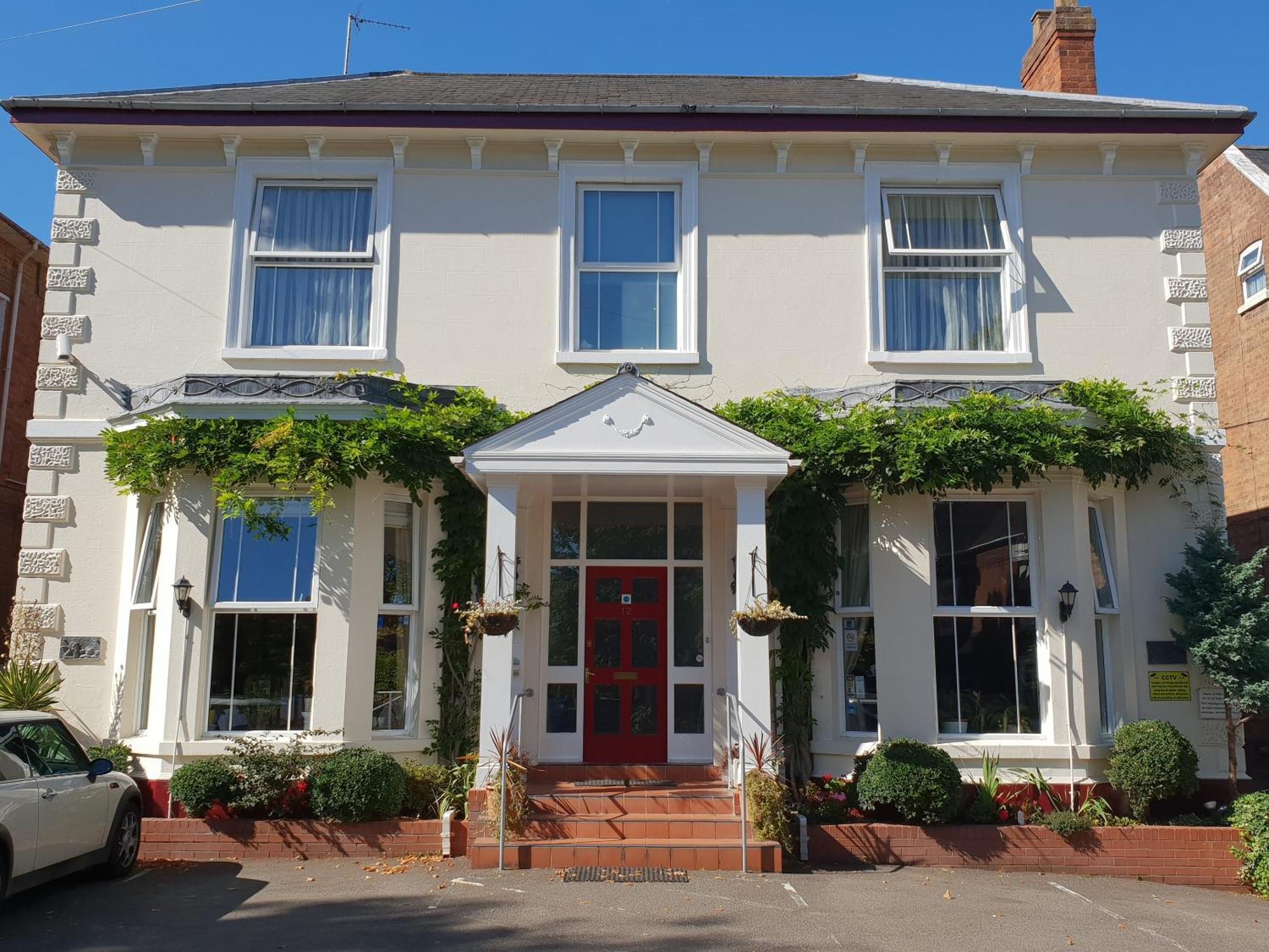 Victoria Park Lodge Royal Royal Leamington Spa Exterior foto